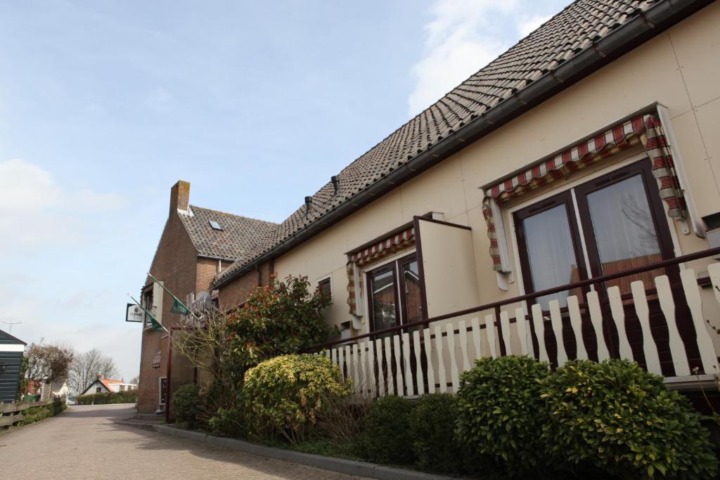 Hotel Restaurant De Hoogt Maasdam エクステリア 写真