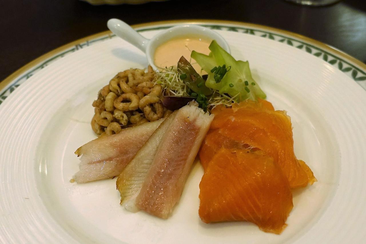 Hotel Restaurant De Hoogt Maasdam エクステリア 写真